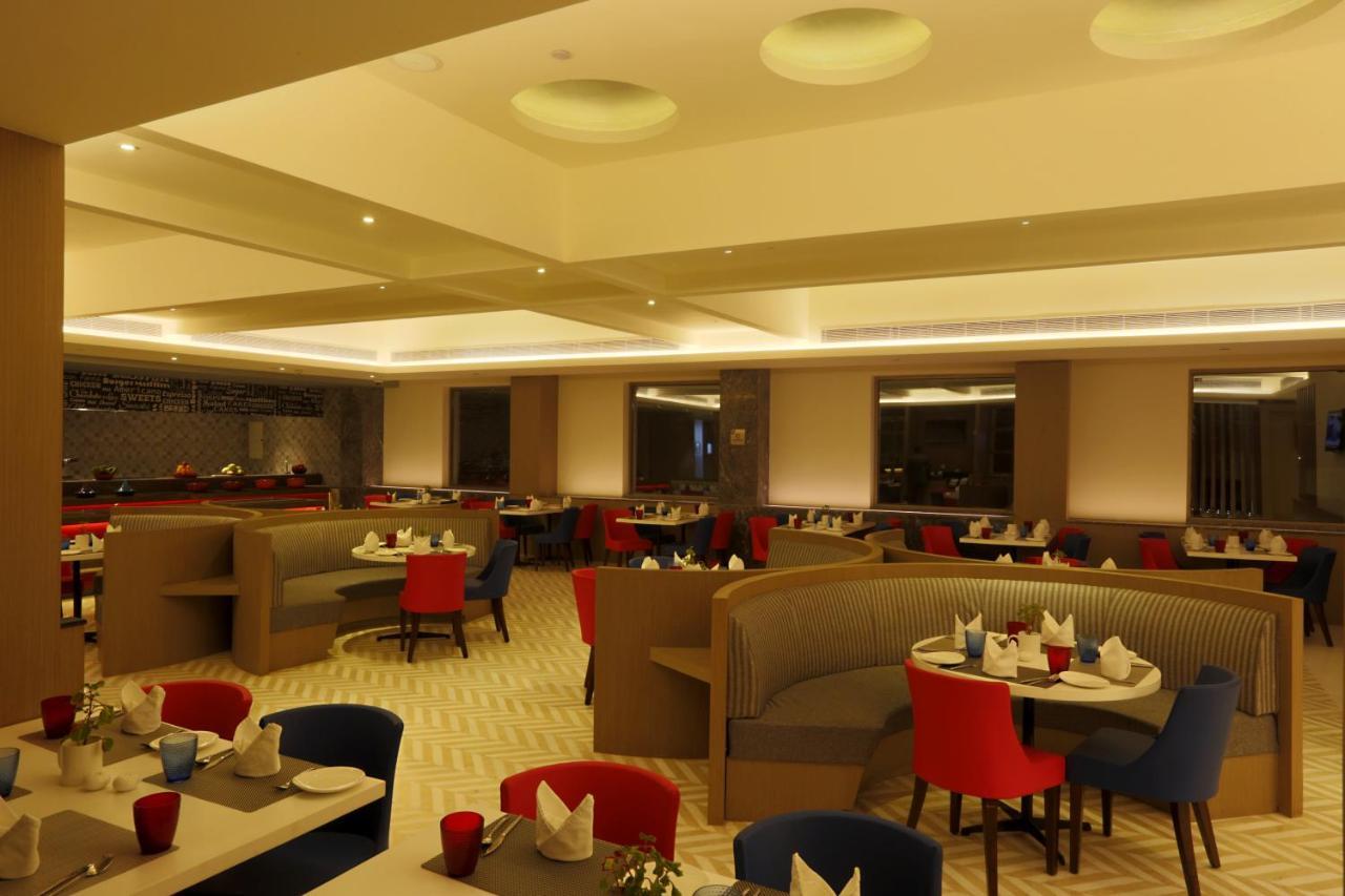 Ramada Plaza By Wyndham Lucknow Hotel Kültér fotó