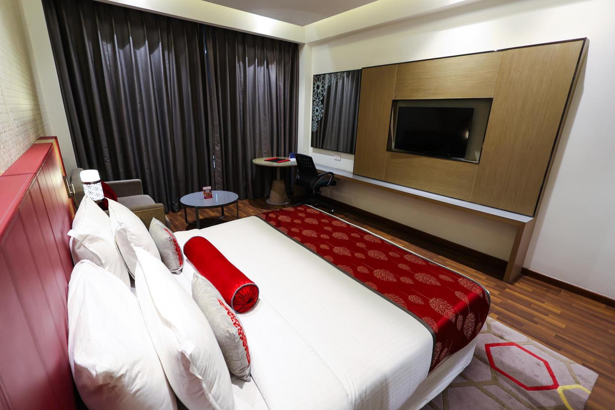 Ramada Plaza By Wyndham Lucknow Hotel Kültér fotó