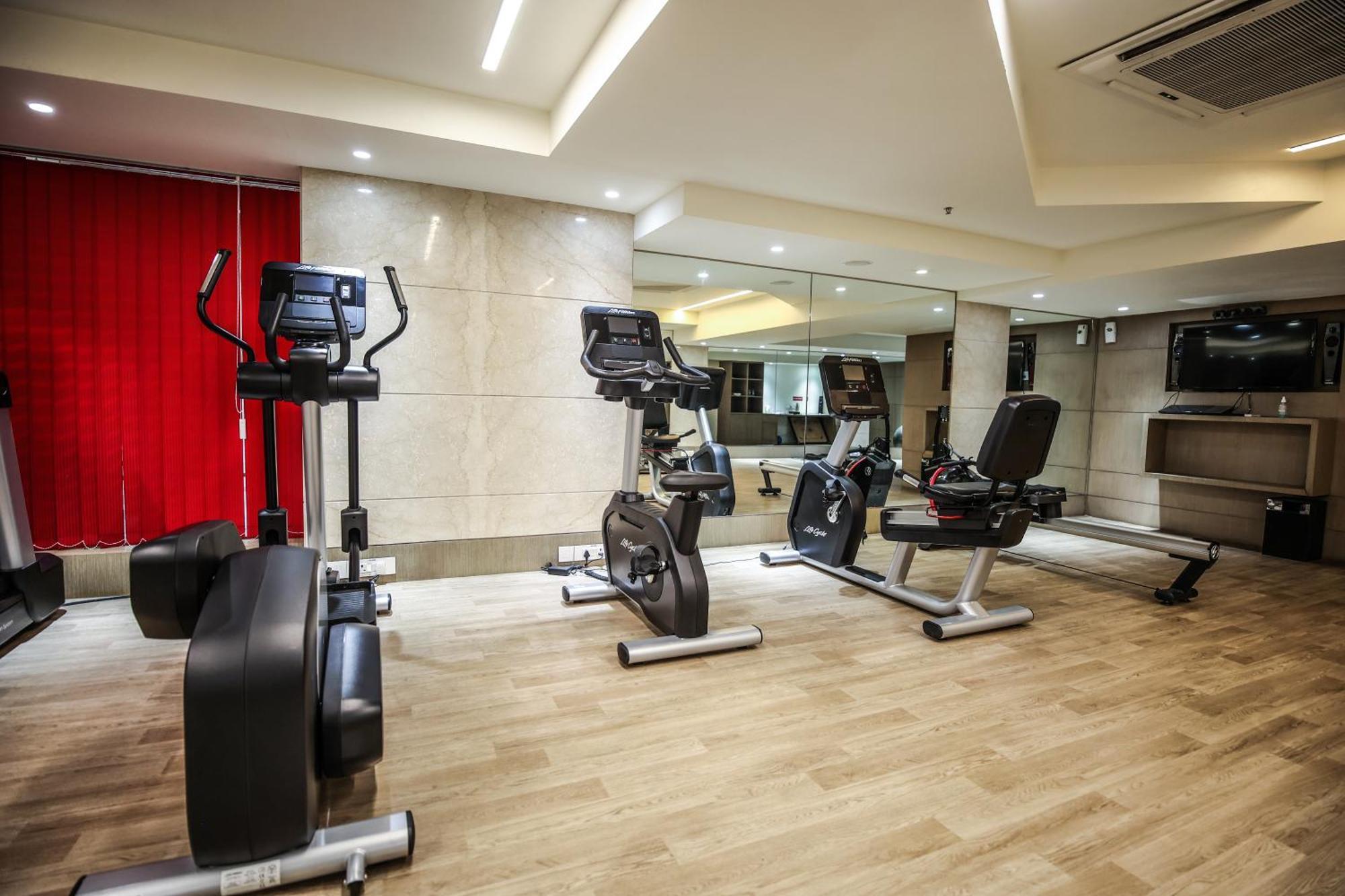 Ramada Plaza By Wyndham Lucknow Hotel Kültér fotó