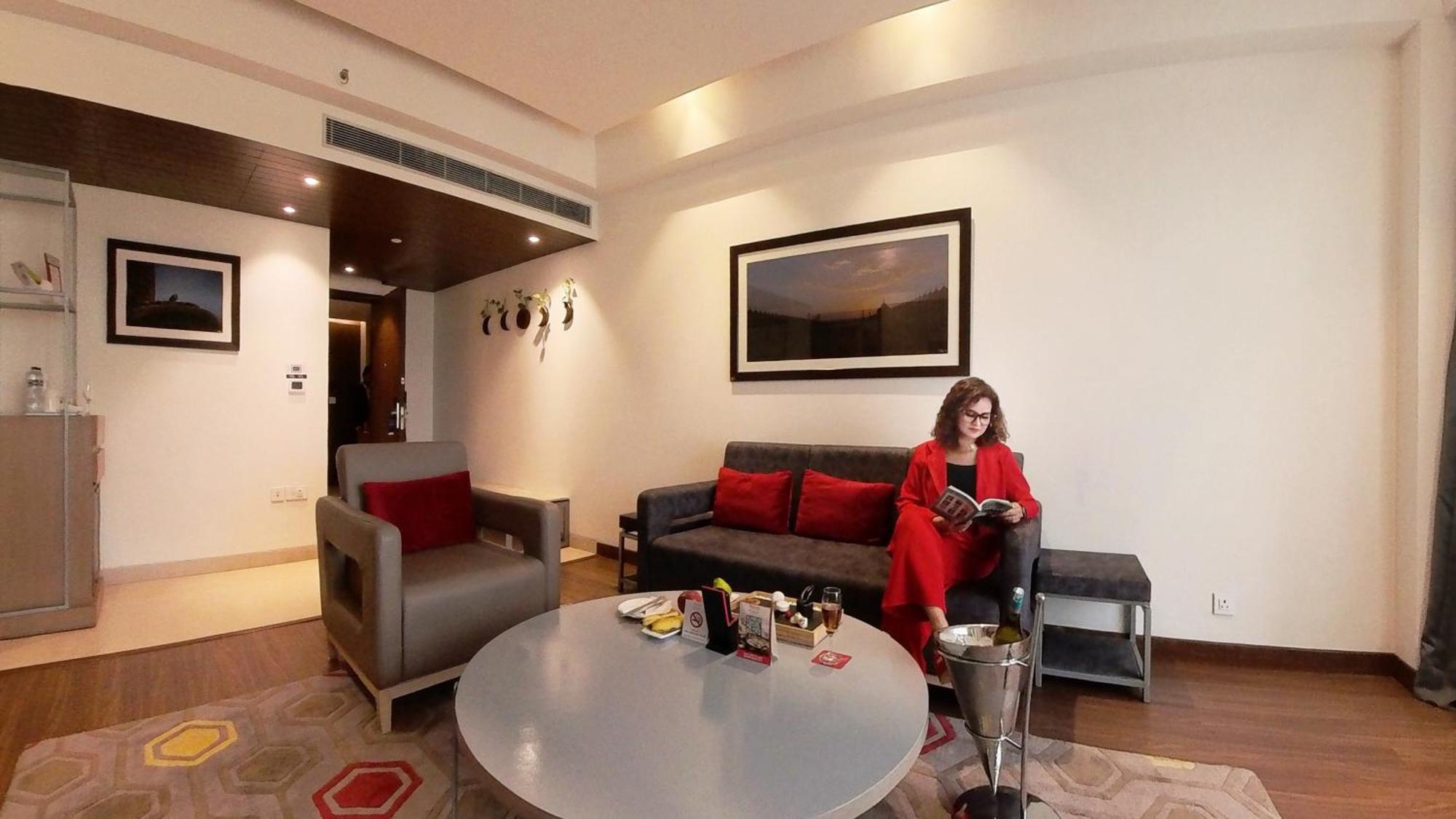 Ramada Plaza By Wyndham Lucknow Hotel Kültér fotó