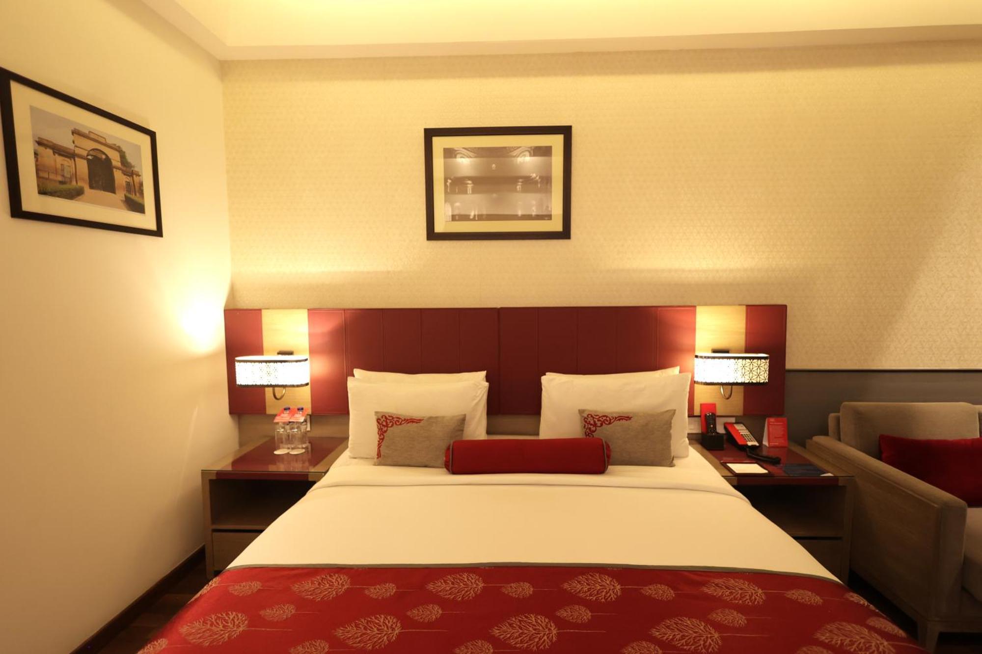 Ramada Plaza By Wyndham Lucknow Hotel Kültér fotó