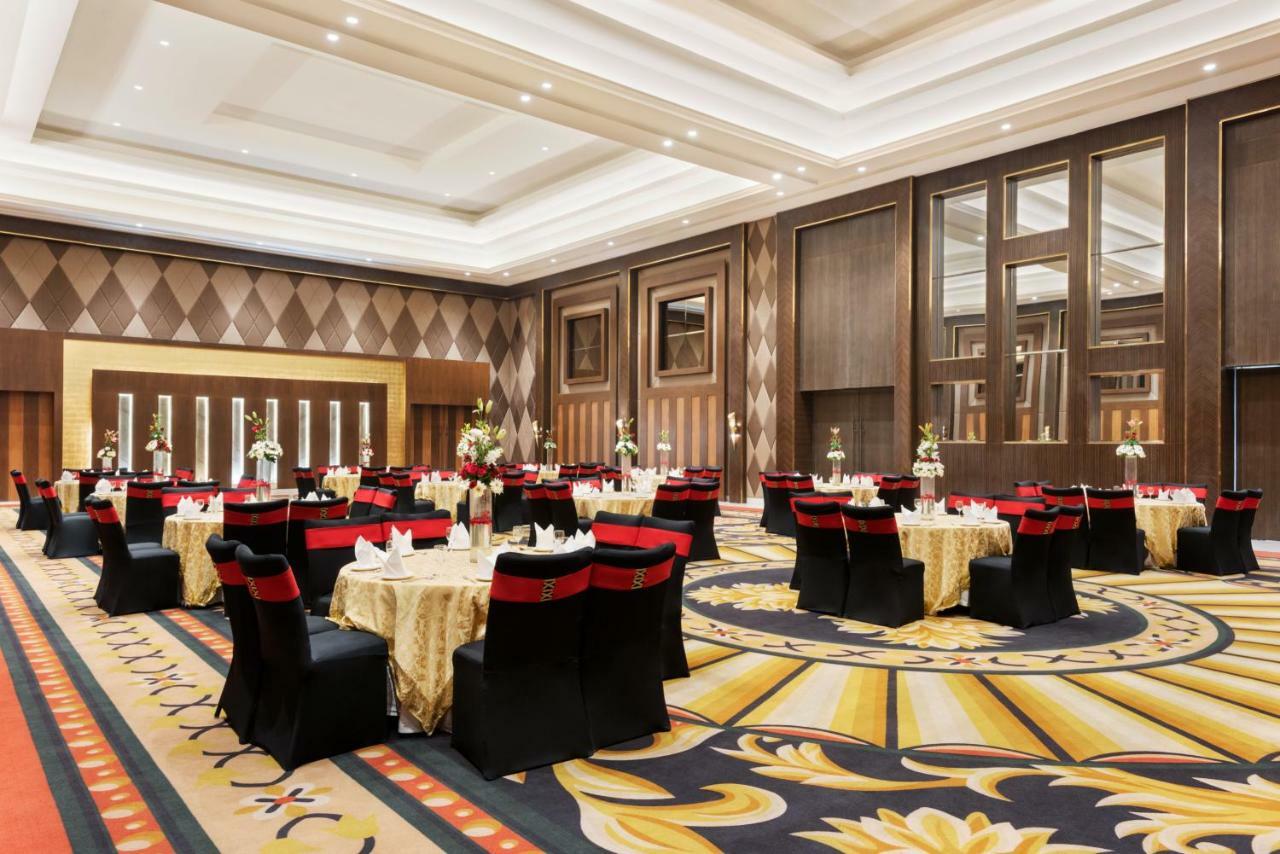Ramada Plaza By Wyndham Lucknow Hotel Kültér fotó